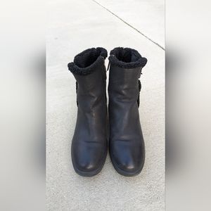 Aquatalia Short Boots Size 6